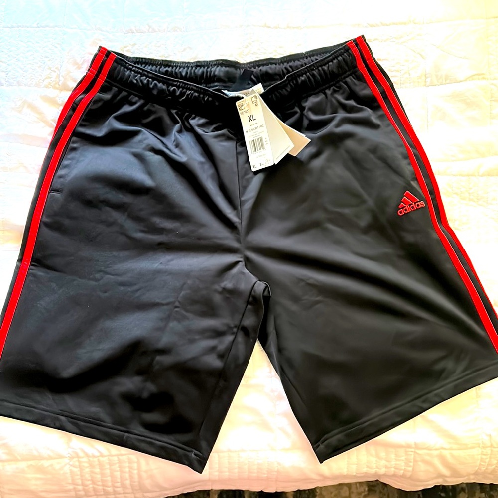 NWT Adidas men’s shorts size XL